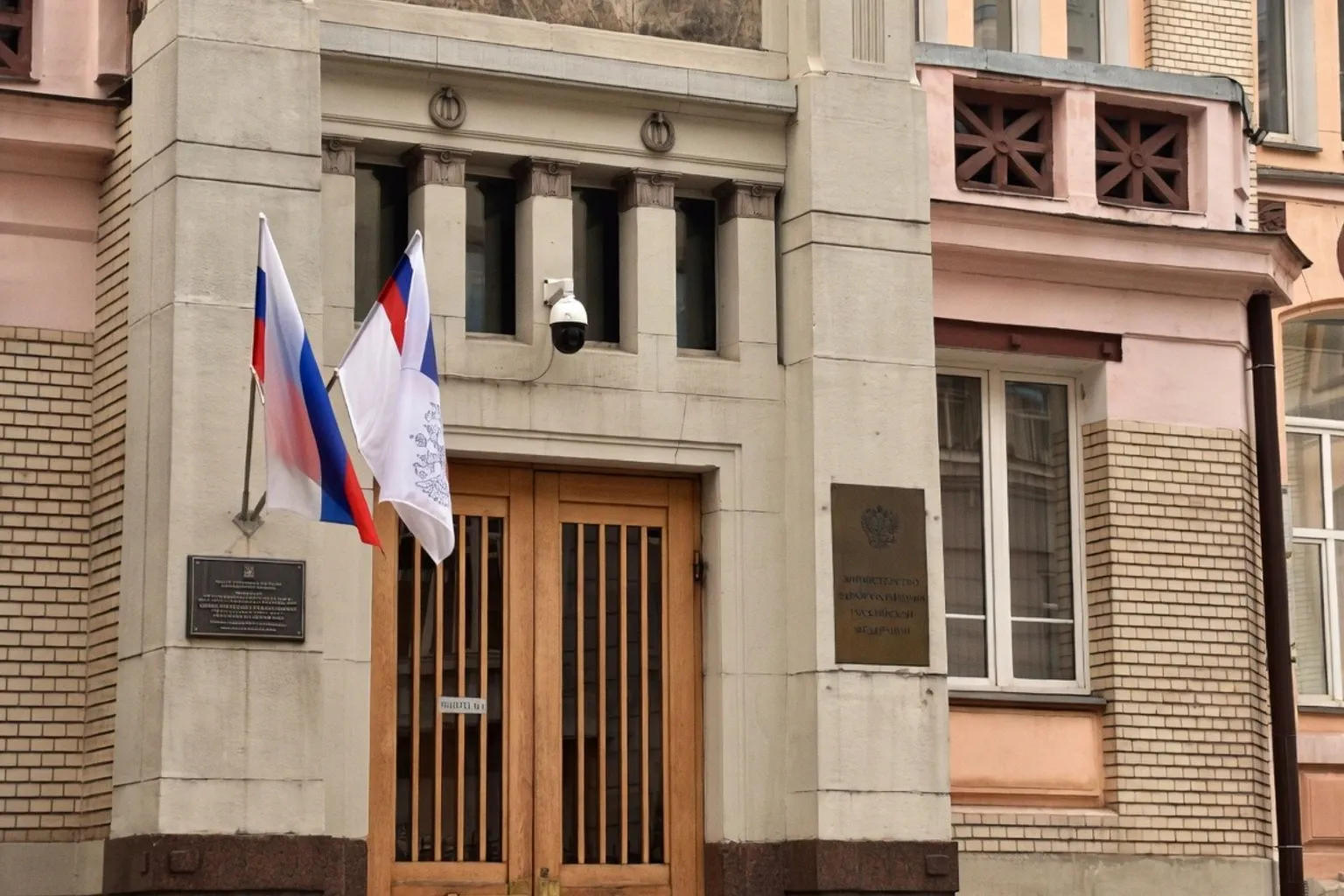 Минздрав разрешил включить сайты аптек в «белый список» для работы при ограничениях интернета